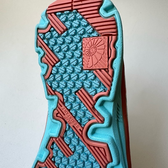 Women's Nautilus N1790 Composite Toe Slip Resistant EH Safety Shoes Size 9W - Picture 9 of 10